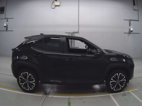 2022 Toyota YARIS CROSS MXPJ10[2]