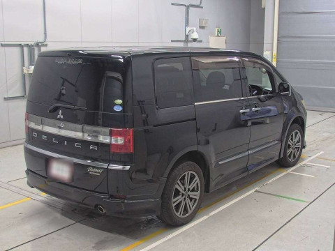 2010 Mitsubishi Delica D5 CV5W[1]