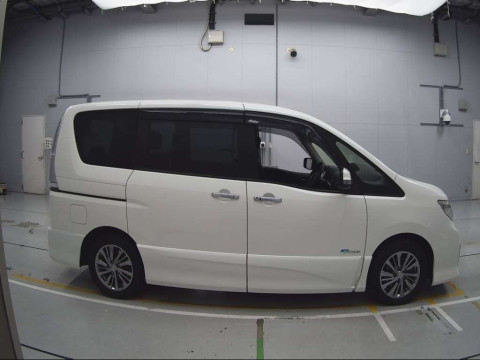 2016 Nissan Serena HC26[2]