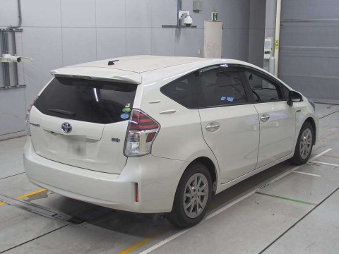 2019 Toyota Prius alpha ZVW40W[1]