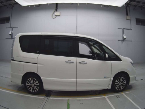 2014 Nissan Serena HFC26[2]