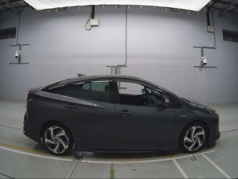 2019 Toyota Prius ZVW51[2]