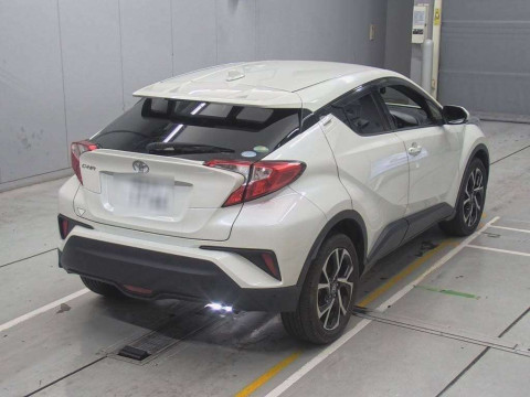 2017 Toyota C-HR NGX50[1]