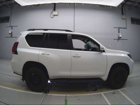 2021 Toyota Land Cruiser Prado GDJ150W[2]