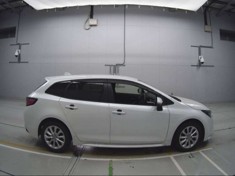 2022 Toyota Corolla Touring Wagon ZWE211W[2]