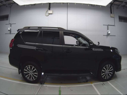 2020 Toyota Land Cruiser Prado GDJ150W[2]