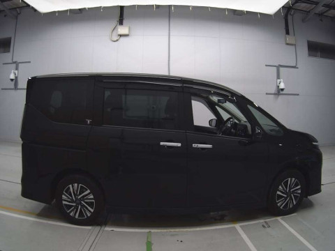 2023 Nissan Serena GFC28[2]