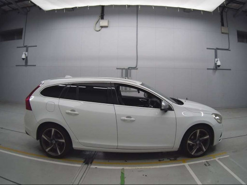 2012 Volvo V60 FB4164T[2]