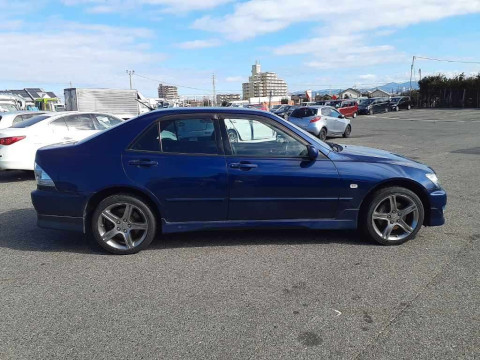 2005 Toyota Altezza SXE10[2]