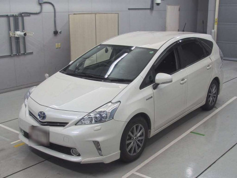 2013 Toyota Prius alpha ZVW41W[0]