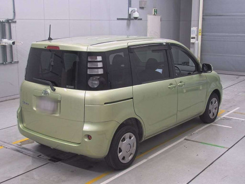 2010 Toyota Sienta NCP81G[1]