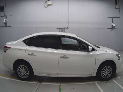 2015 Nissan SYLPHY TB17[2]