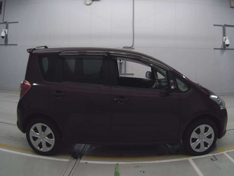 2010 Toyota Ractis NCP100[2]