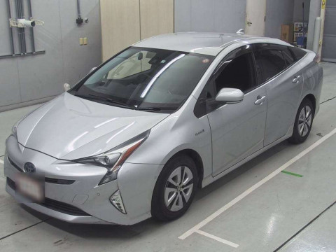 2015 Toyota Prius ZVW51[0]