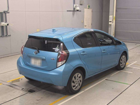 2014 Toyota Aqua NHP10[1]