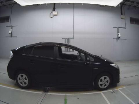 2012 Toyota Prius ZVW30[2]