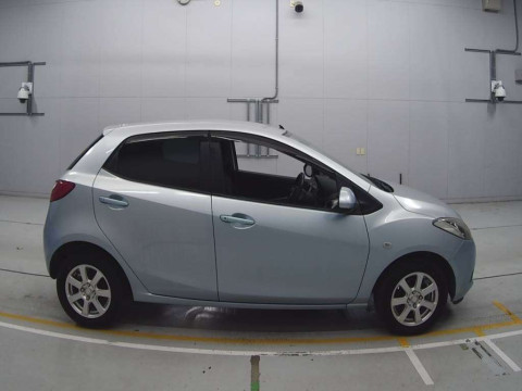 2010 Mazda Demio DE3FS[2]