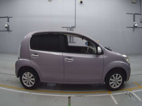 2014 Toyota Passo KGC30[2]