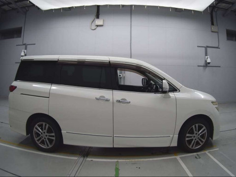 2012 Nissan Elgrand TE52[2]