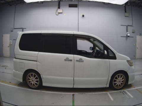 2008 Nissan Serena CC25[2]