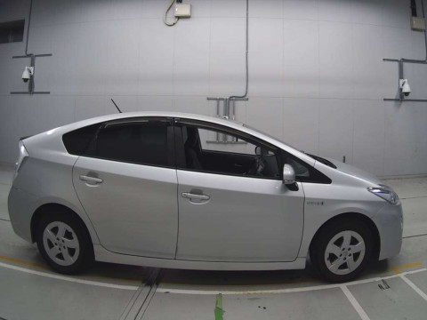 2010 Toyota Prius ZVW30[2]