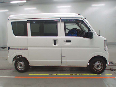 2023 Nissan NV100 Clipper DR17V[2]