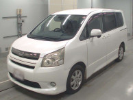 2010 Toyota Noah