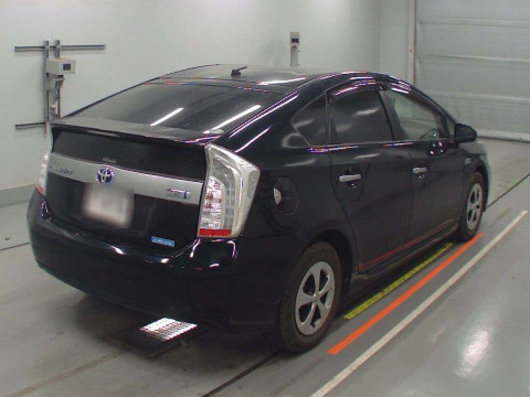 2012 Toyota Prius PHV ZVW35[1]