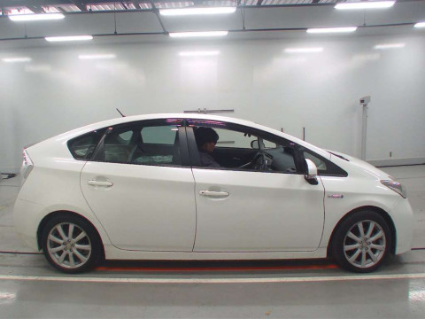 2012 Toyota Prius ZVW30[2]