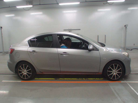 2011 Mazda Axela BL5FP[2]