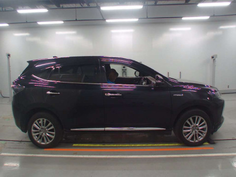 2016 Toyota Harrier Hybrid AVU65W[2]