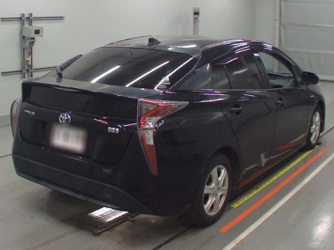 2016 Toyota Prius ZVW50[1]