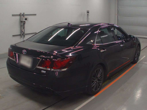 2016 Toyota Crown Hybrid AWS210[1]