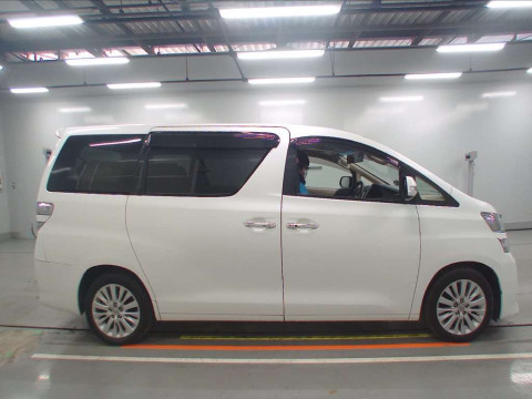 2013 Toyota Vellfire ANH25W[2]