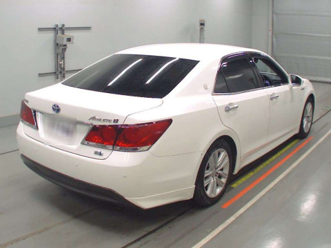 2013 Toyota Crown Hybrid AWS210[1]