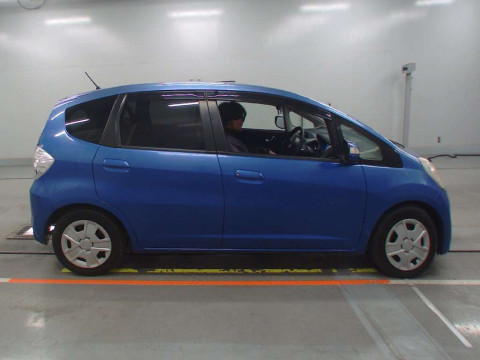 2010 Honda Fit Hybrid GP1[2]