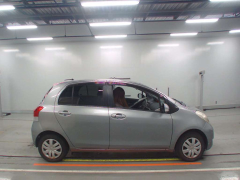 2009 Toyota Vitz KSP90[2]