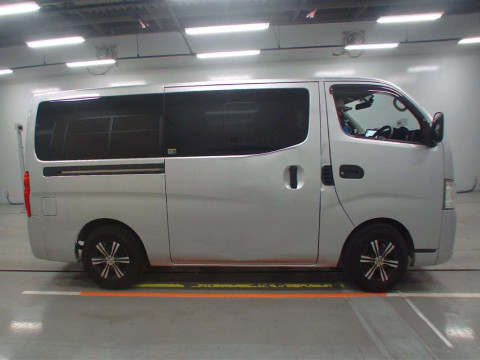 2015 Nissan NV350 CARAVAN VAN VR2E26[2]