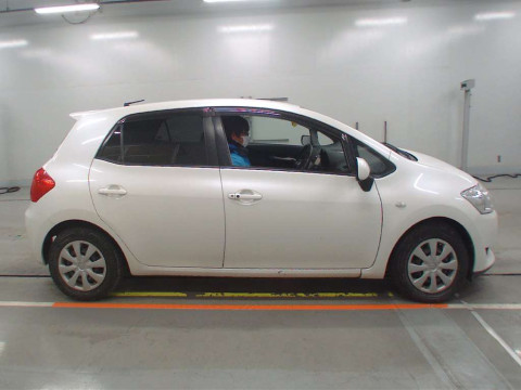 2007 Toyota Auris ZRE152H[2]