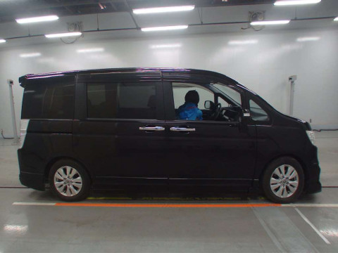 2012 Honda Step WGN Spada RK5[2]