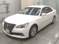 2013 Toyota Crown Hybrid