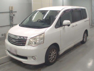 2010 Toyota Noah