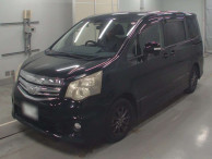 2010 Toyota Noah