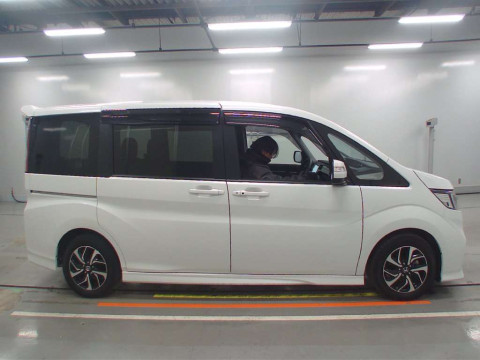 2020 Honda Step WGN Spada RP3[2]