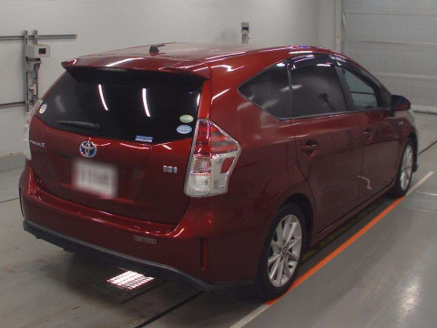 2017 Toyota Prius alpha ZVW41W[1]