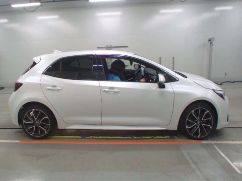 2022 Toyota Corolla Sports ZWE219H[2]