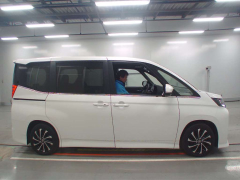 2023 Toyota Noah ZWR90W[2]