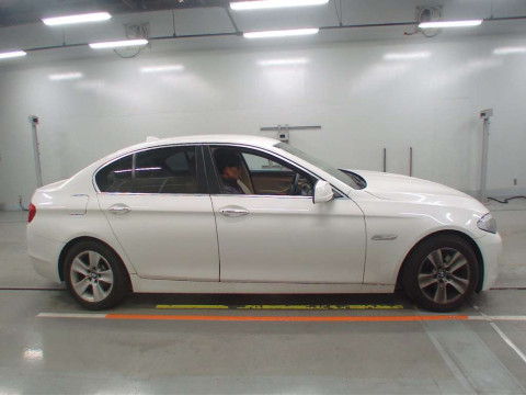 2010 BMW 5 Series FR30[2]