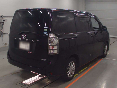 2013 Toyota Voxy ZRR70G[1]