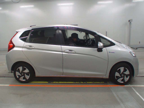 2014 Honda Fit Hybrid GP5[2]